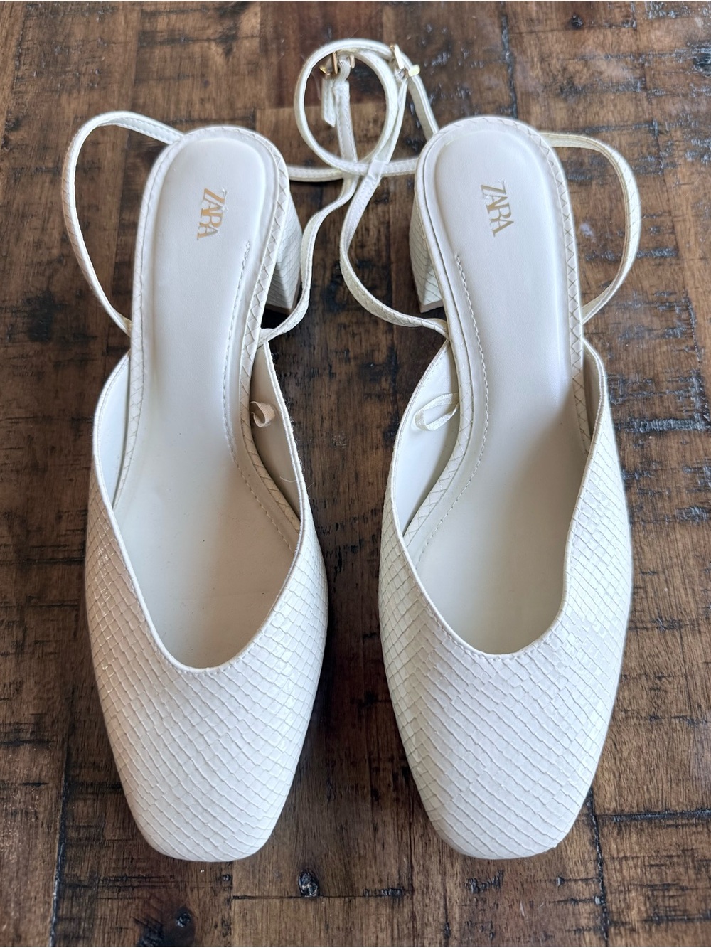 ZARA Cream Embossed Block Heel Slingbacks • Size 37 (US 6.5) • 3537/510/850